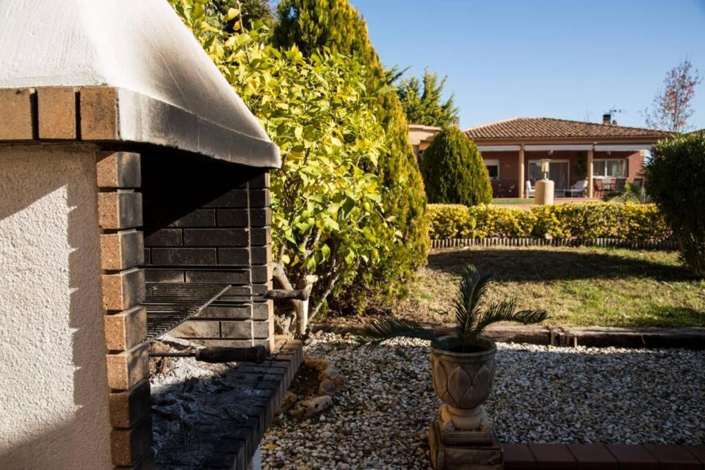 Villa Casa Bella con piscina Caldes De Montbui Esterno foto