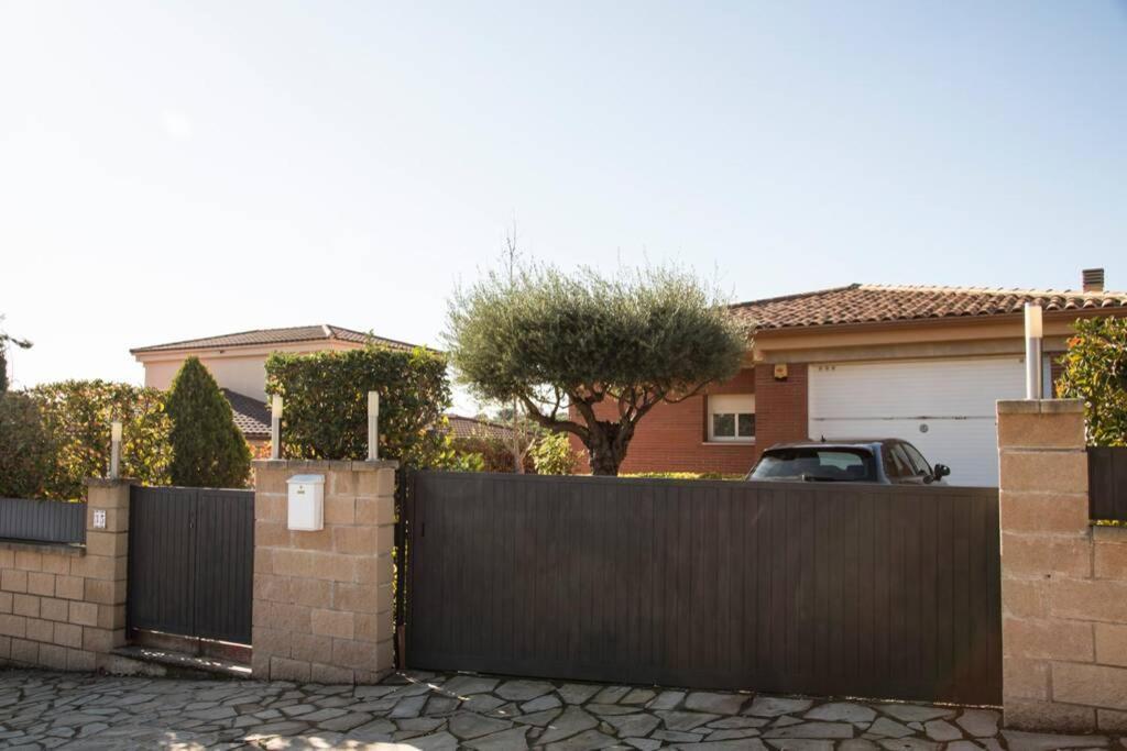 Villa Casa Bella con piscina Caldes De Montbui Esterno foto
